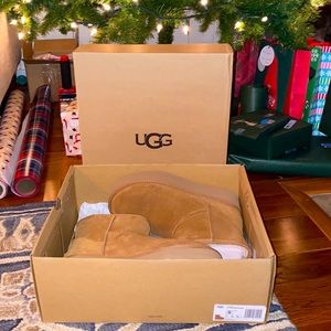 UGG Classic Mini Chestnut Platform Boots Size 9M SHIPS FAST Women’s NIB